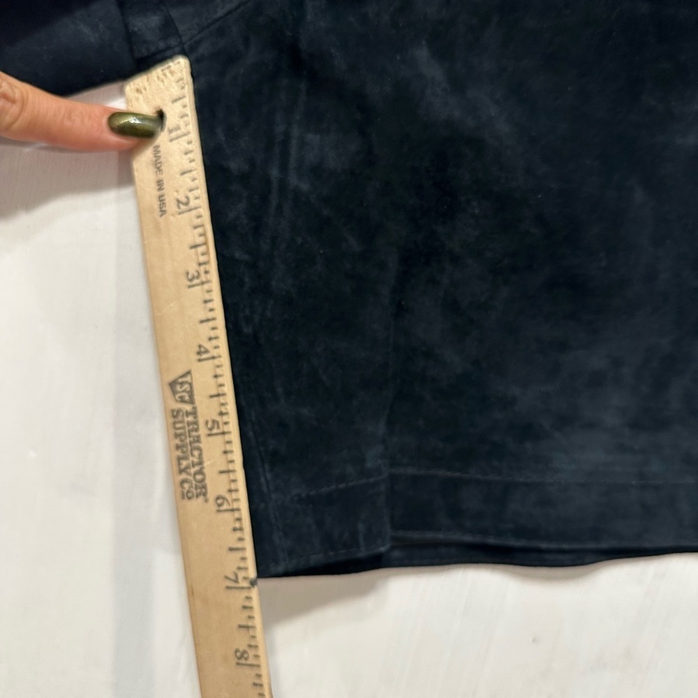 90s Leather Collection Black High Waisted Pleated Leather Short 11/12 - Picture 7 of 10